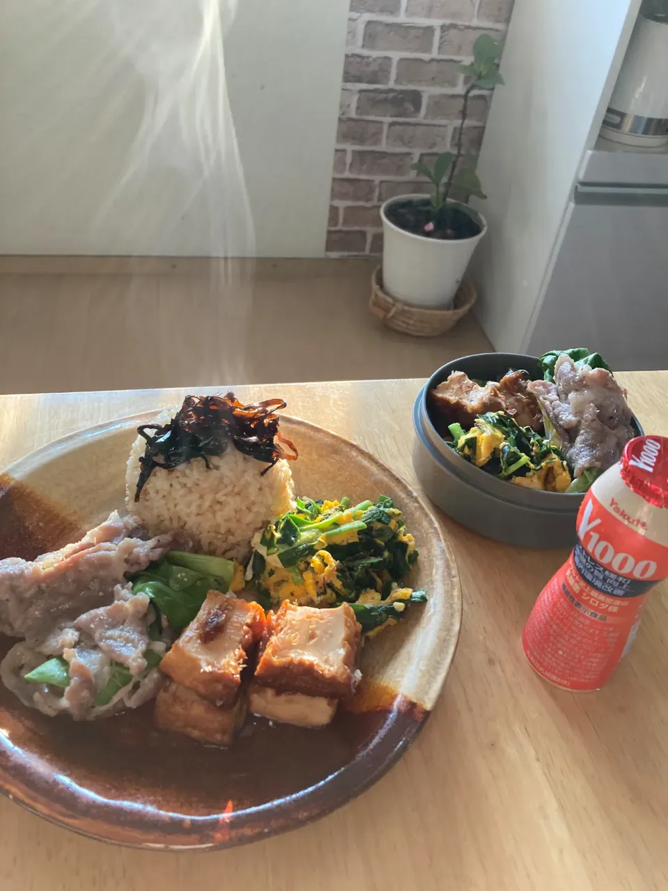 Snapdishの料理写真:旦那さんお弁当とmyランチプレート(n´—｀n)|さくたえさん