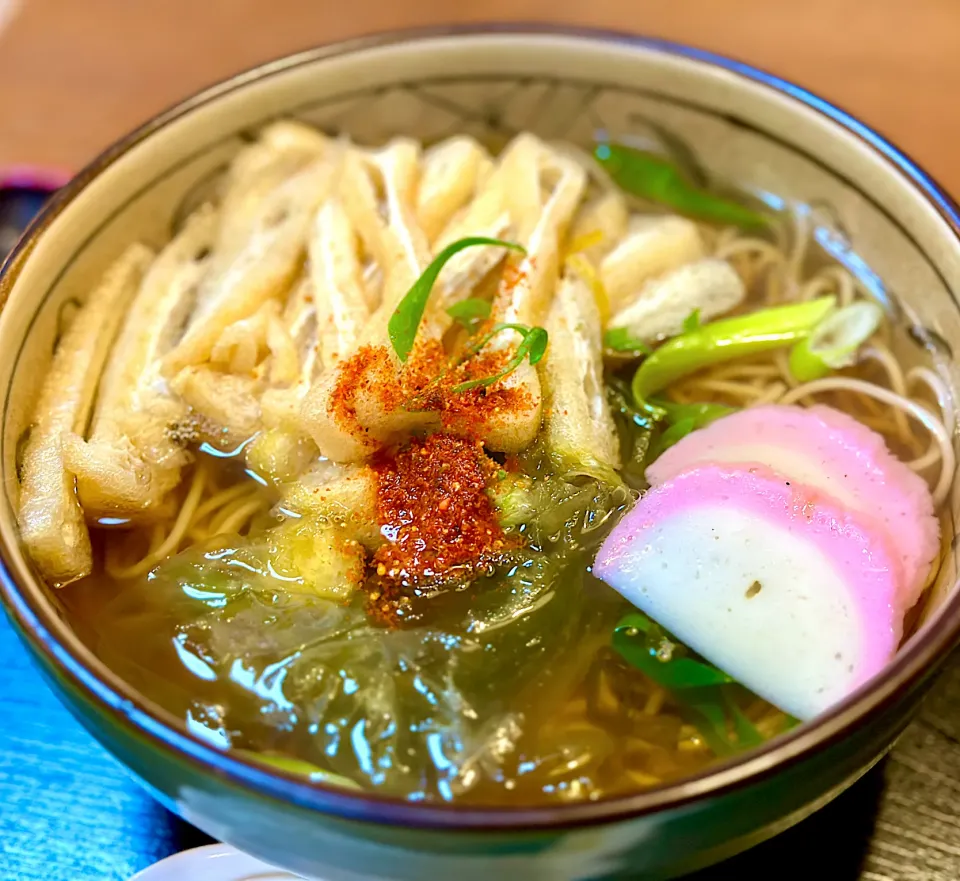 Snapdishの料理写真:今日のランチは刻み蕎麦🍜|にゃあ（芸名）さん