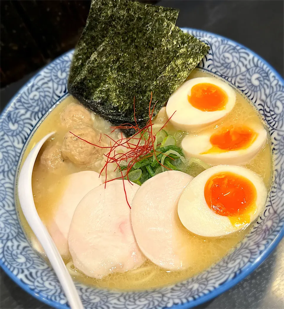 Snapdishの料理写真:特製濃厚鶏白湯らーめん🍜🐓|toshi,I🍴さん