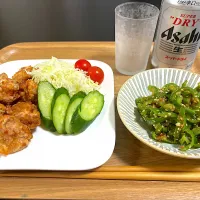 Snapdishの料理写真:ノンフライヤーで唐揚げとやみつきピーマン|ごはんとおつまみ🍺さん