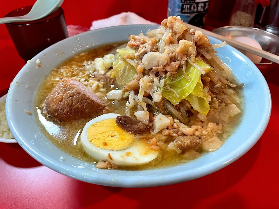 ラーメン（麺4/1 チョイ野菜、チョイアブラ、ニンニク多め）|とみさんさん