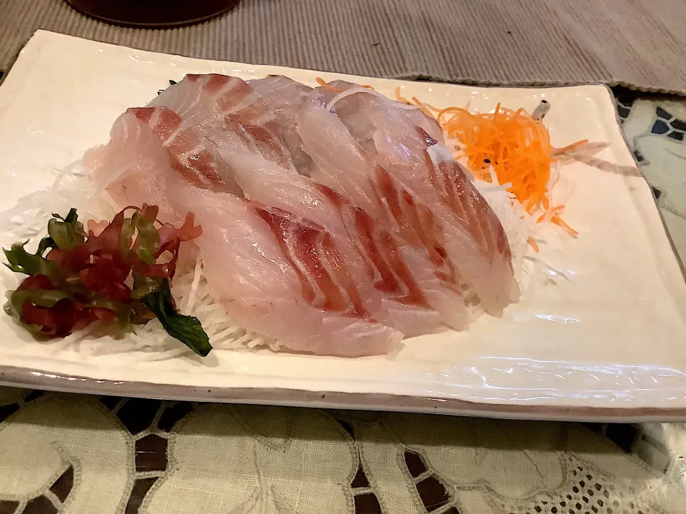 スズキのお刺身🐟😋|アライさんさん