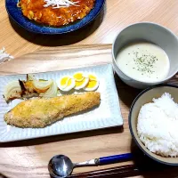 Snapdishの料理写真:塩鮭のチーズパン粉焼きとカニ玉|Maさん