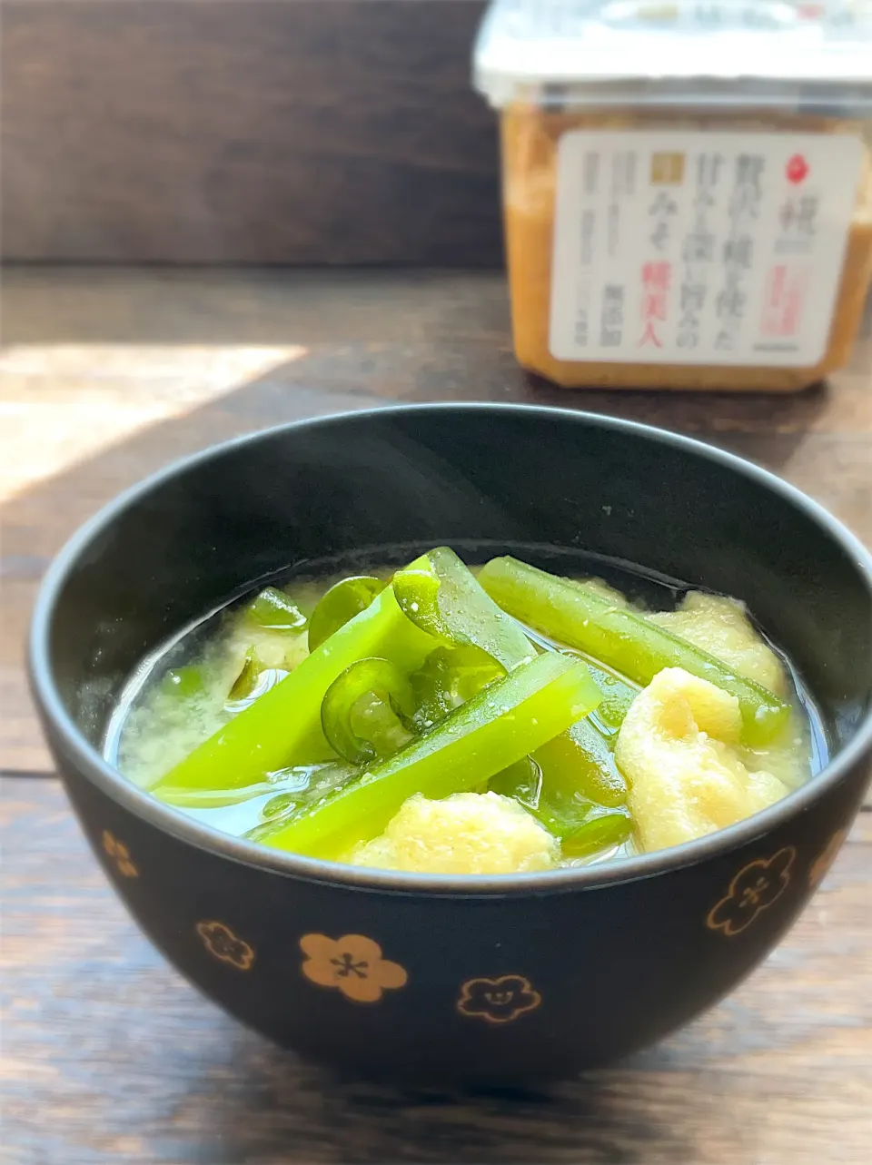 Snapdishの料理写真:茎わかめde春のお味噌汁|9421beruさん