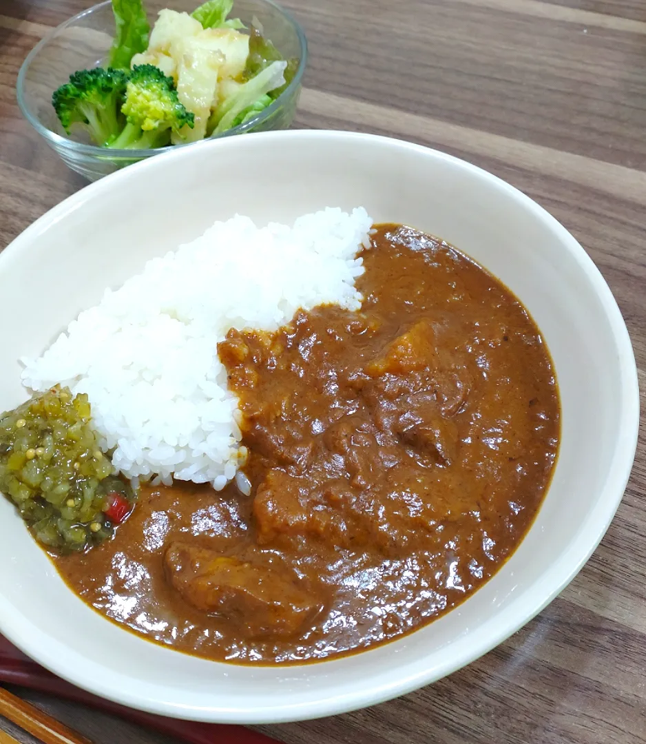 Snapdishの料理写真:中村屋のレトルトカレー|ゆりちさん