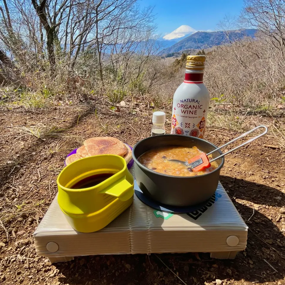 押し焼きパンと雑穀のにんにくスープリゾットで赤ワイン|deekay71さん