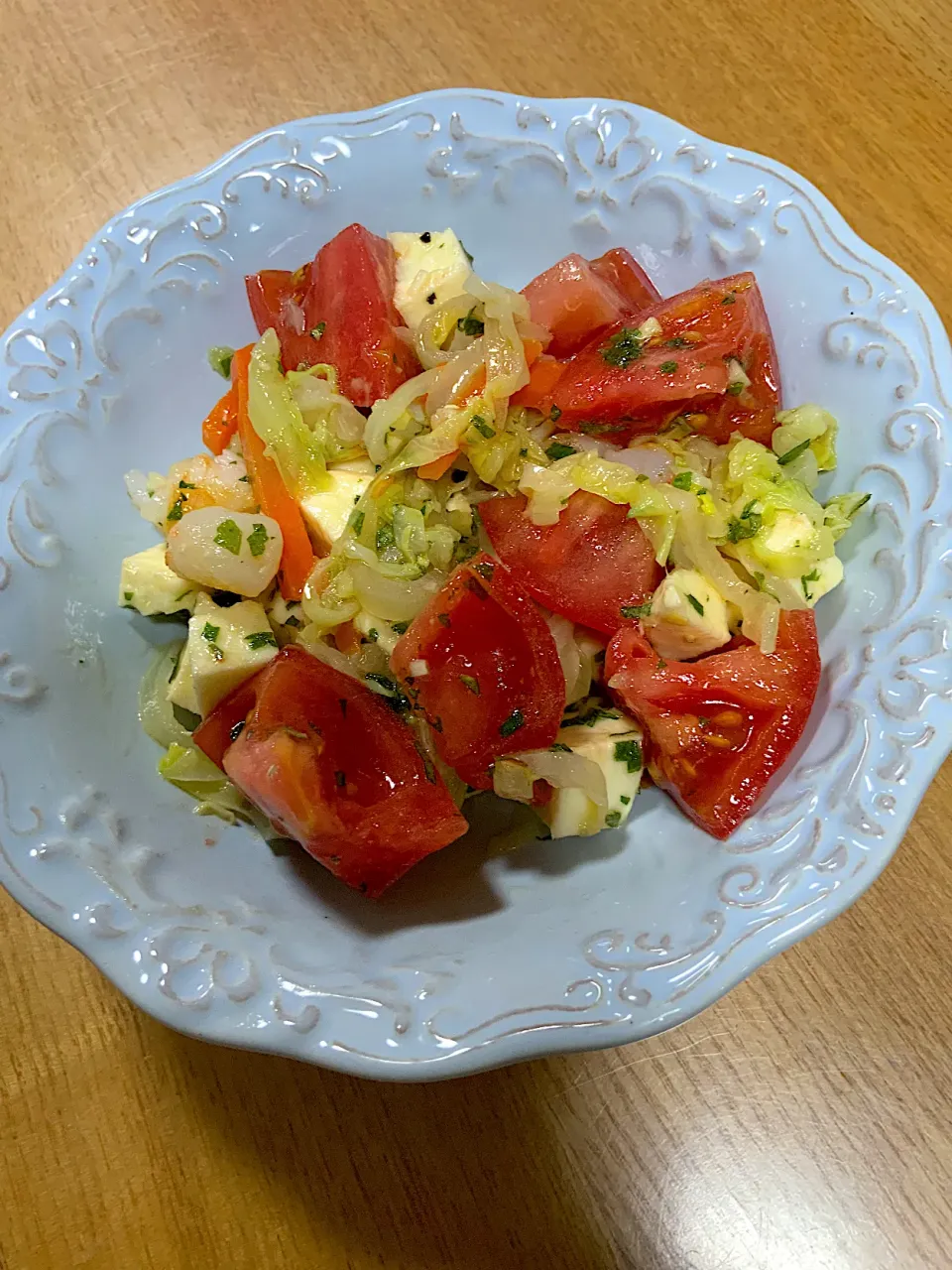 Snapdishの料理写真:ぷりぷり🎵エビと大葉とお野菜のカプレーゼ♡|ekoneko❤︎さん