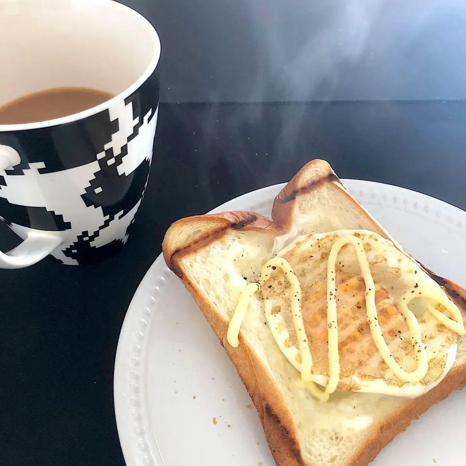 11:52 目玉焼きのっけトースト🍳|へれ子さん