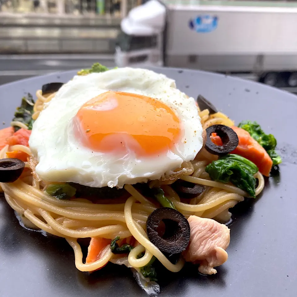 目玉焼きのせ菜の花ペペロンチーノ|Kさん