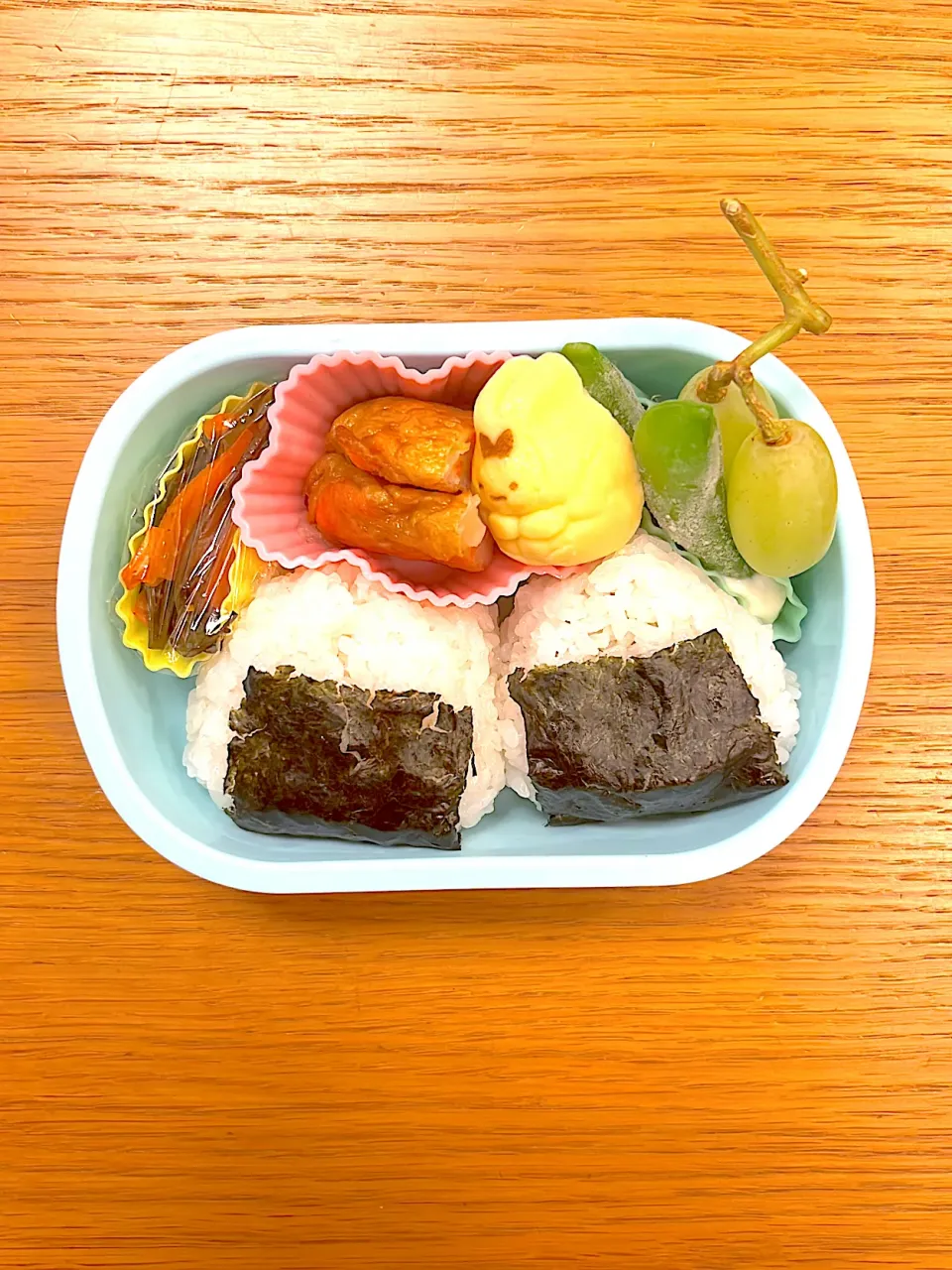 おにぎり2種とすみっコ蒲鉾弁当|Atelier Sekiさん