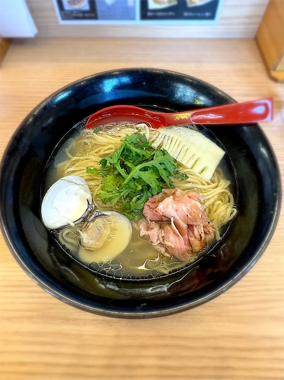 はまぐりと焼きあごの塩らー麺@焼きあご塩らー麺たかはし北千住店|morimi32さん