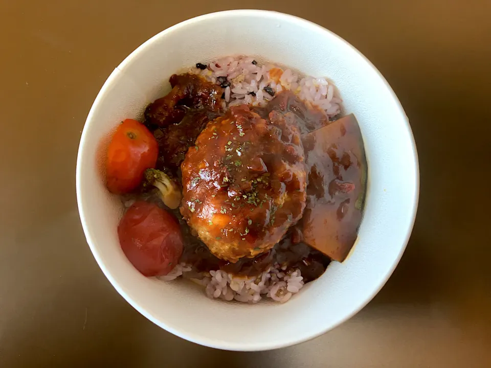 成城石井 1/3日間色野菜取米のハンバーグ丼|ばーさんさん