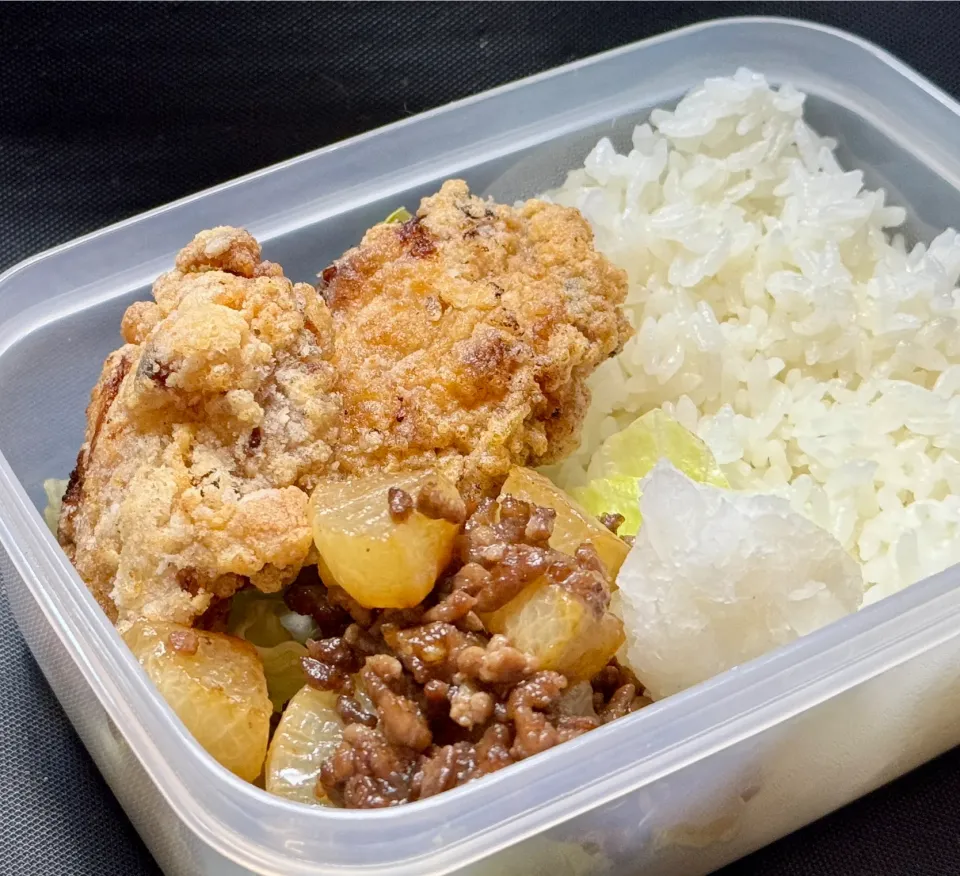 Snapdishの料理写真:1つ食べたらやめられない！おろし唐揚げ弁当！子供完食すること間違いなし！お弁当に困ったらこれ！|テリチョモさん