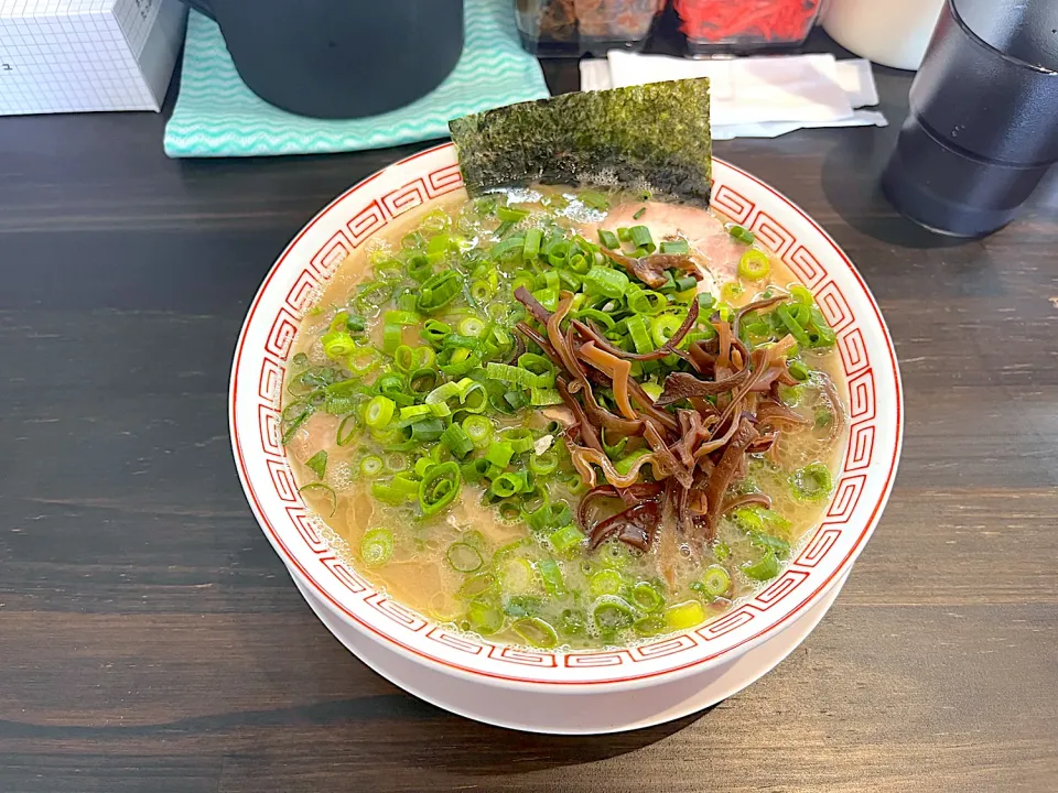 Snapdishの料理写真:とんこつラーメン🍜|yokoさん