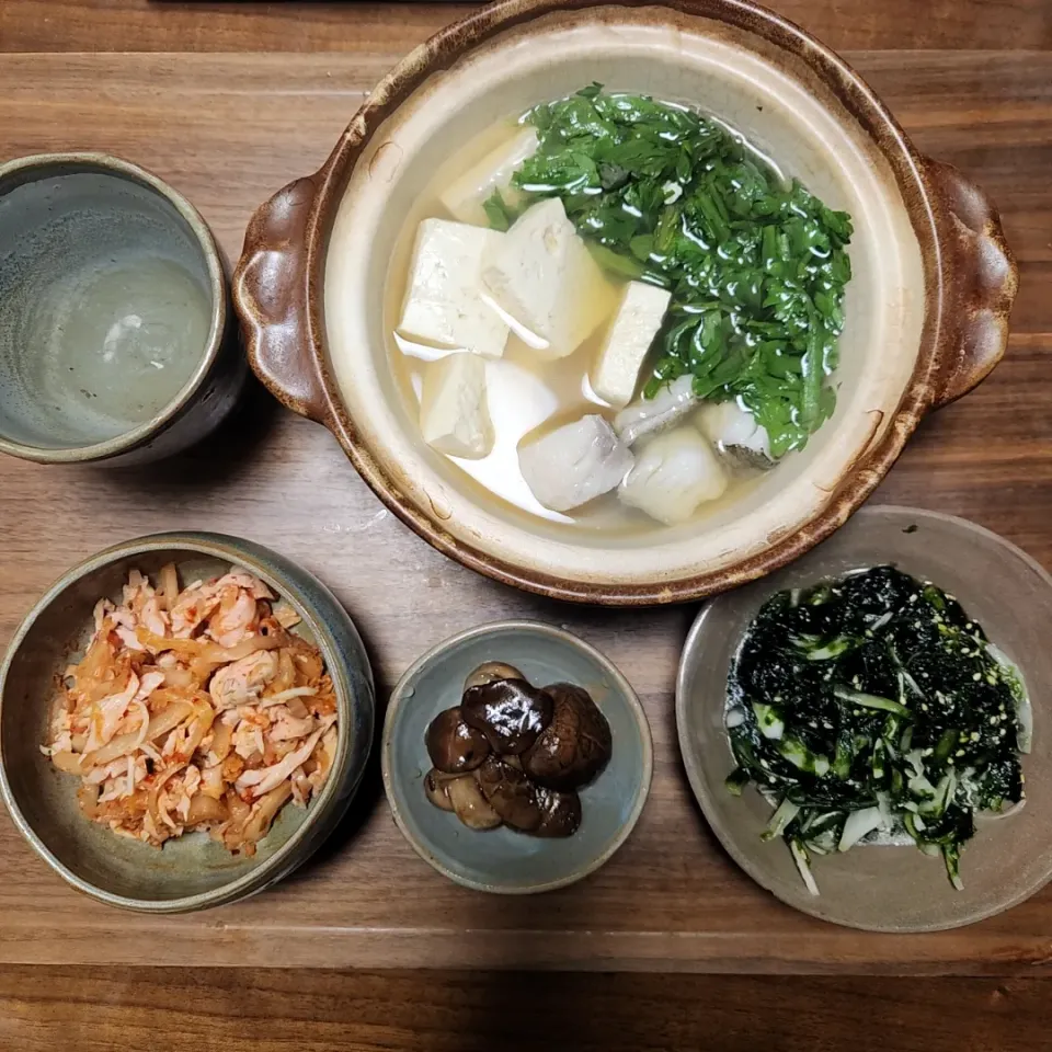 20240314
鱈鍋
蒸し鶏とキムチの和え物
生海苔の酢の物
椎茸の南蛮漬け|noccoさん