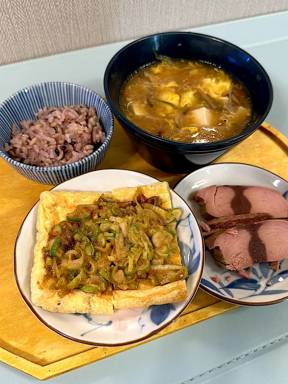 ネギ味噌マヨ油揚げの朝ごはん|らぴすらずり(らぴ)さん