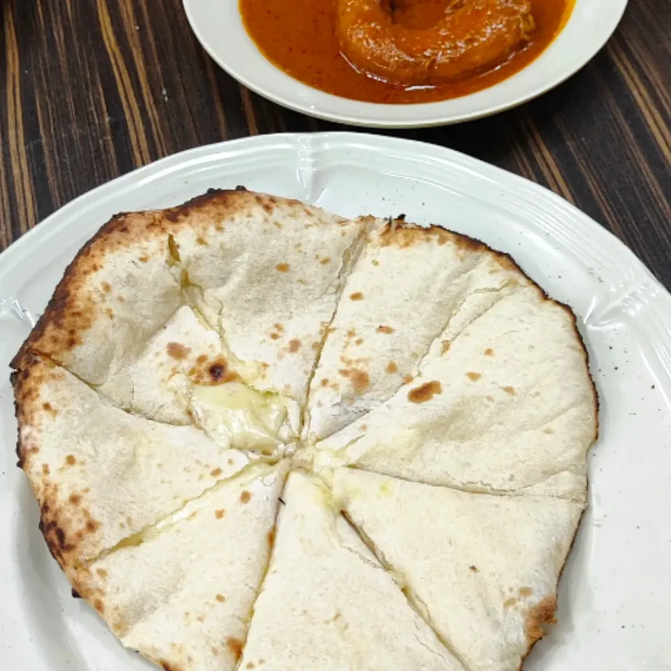 Roti Nan Cheese with Ayam Curry|simatasepetさん