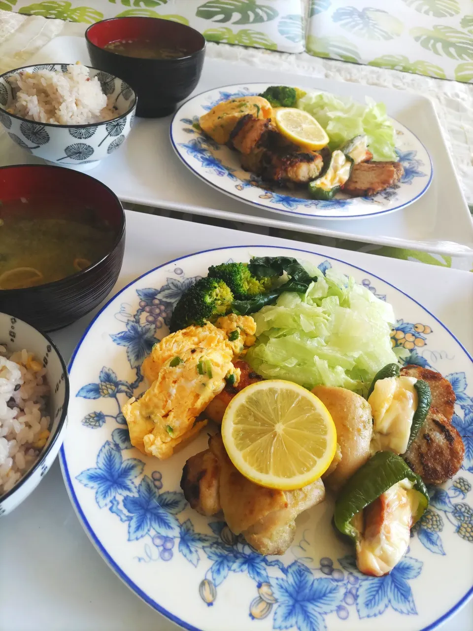 Snapdishの料理写真:鶏の柚子胡椒グリルlunch🍀娘と二人✨|rikako♪。.:＊さん