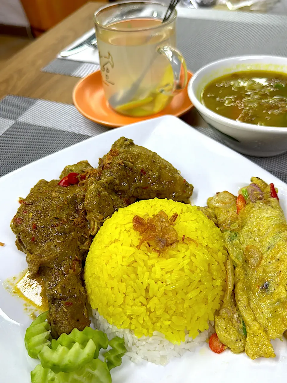 Chicken Rendang|Henny Robertsonさん