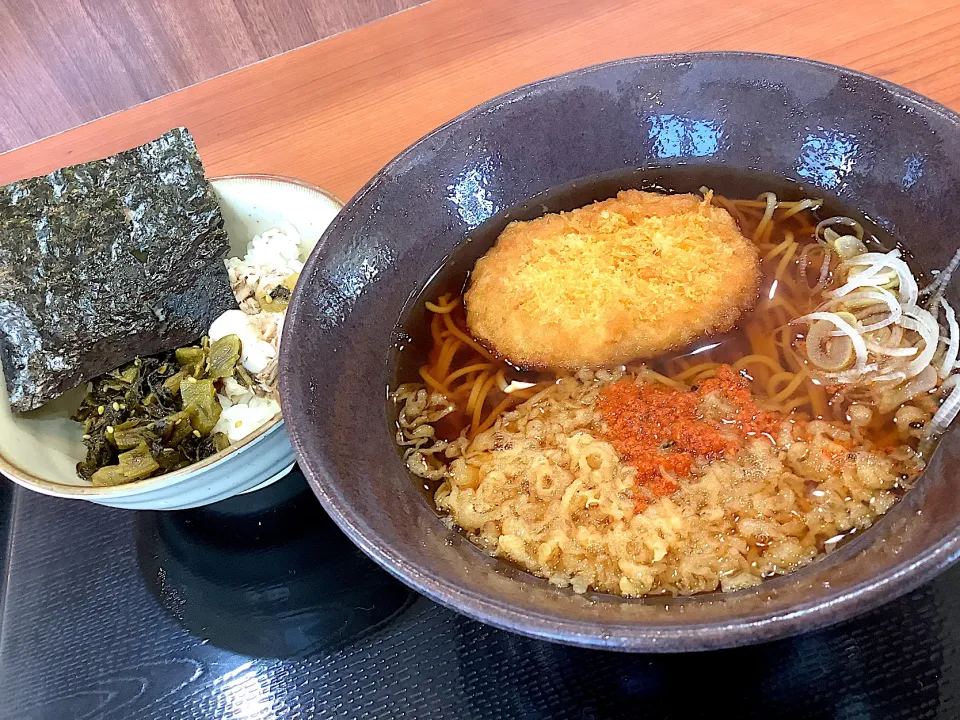 ゆで太郎さんの朝メニュー『コロッケ蕎麦』😋|アライさんさん