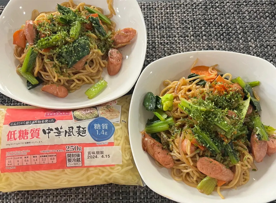 Snapdishの料理写真:【本日のお昼】低糖質麺でかさ増し焼きそば|まひるさん