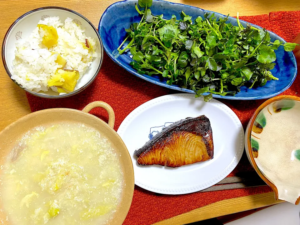 ぶりの照り焼き🐟、豆乳豚キャベツ鍋🐷、自家栽培さつまいもごはん🍠、クレソンのサラダ🥗|1614さん