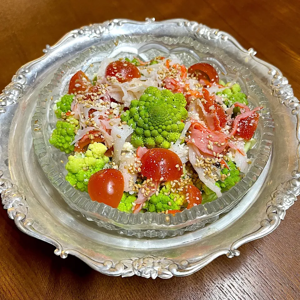 Snapdishの料理写真:ロマネスコ 🥦サラダ🥗|henryさん