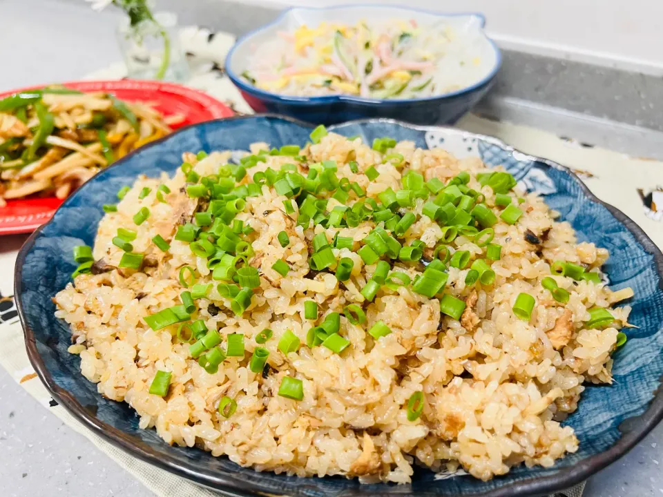 「鯖味噌煮缶で炊き込みご飯」|バシュランさん