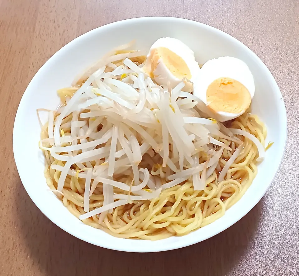 Snapdishの料理写真:鶏ガラ醤油ラーメン🍜|ナナさん