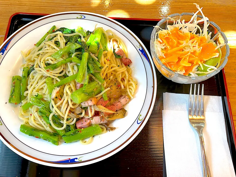 Snapdishの料理写真:つるつる温泉♨️のらぼうパスタ🍝|明月さん