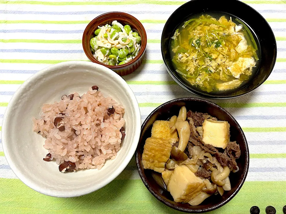 赤飯、牛肉絹揚げしめじのすき煮、芹と卵のお吸い物、枝豆とカニカマのサラダ|jackybeanさん