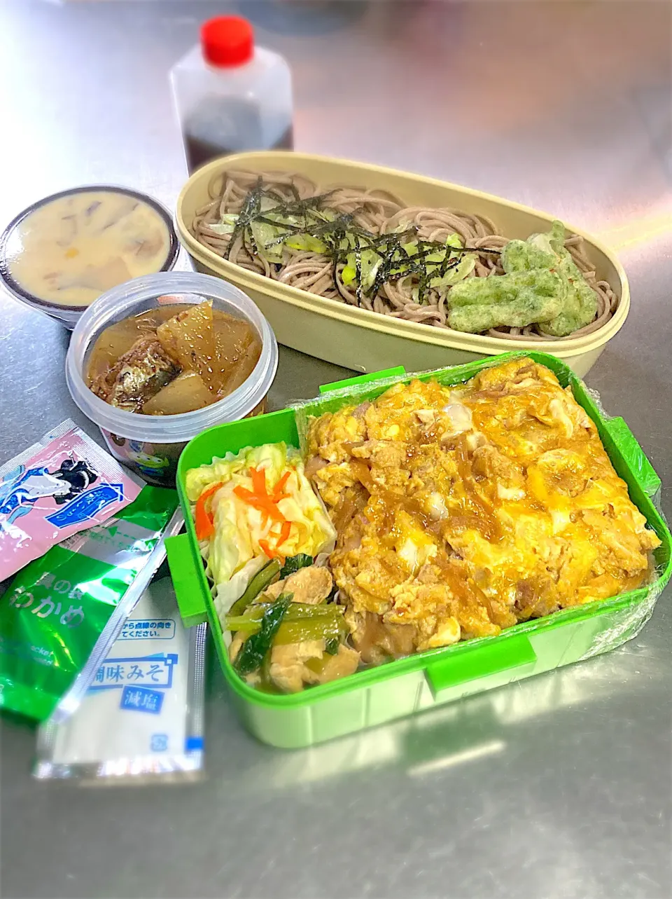 R6.3/18  𝙼𝚘𝚗. ·͜·♡ざる蕎麦と茶碗蒸し＆親子丼弁当👨🏻‍🍳|hamakoさん