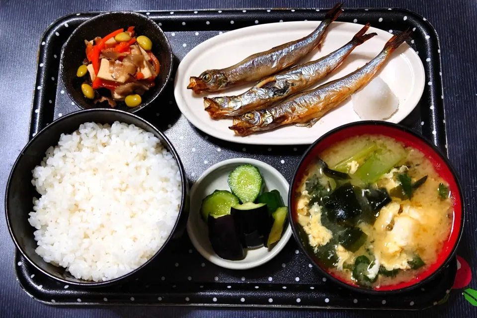 今日の朝ごはん（ししゃも干し、高野豆腐、小松菜と玉子のみそ汁、なすときゅうり漬）|Mars＠釜飯作り研究中さん