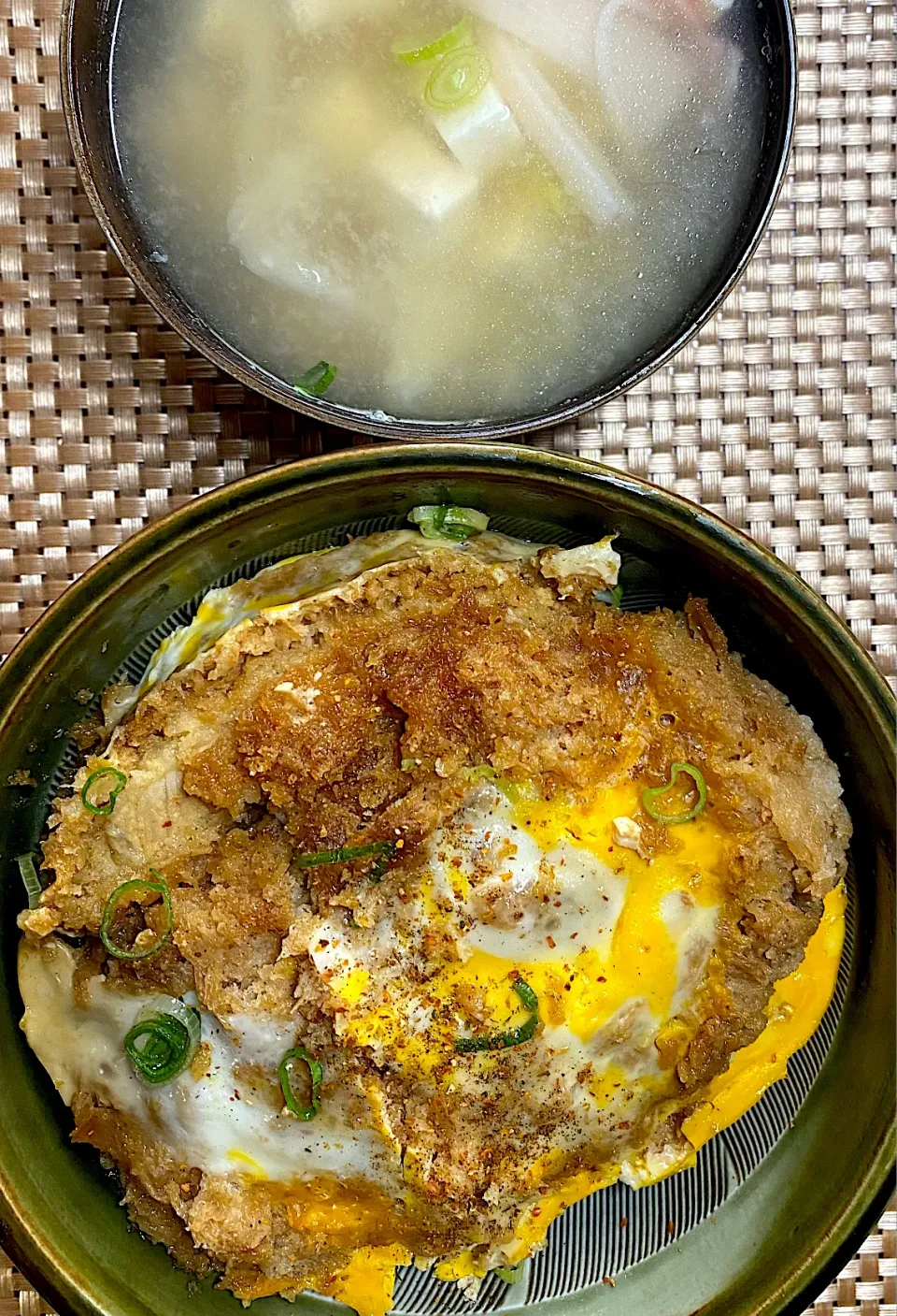 かつ丼|すくらんぶるえっぐさん