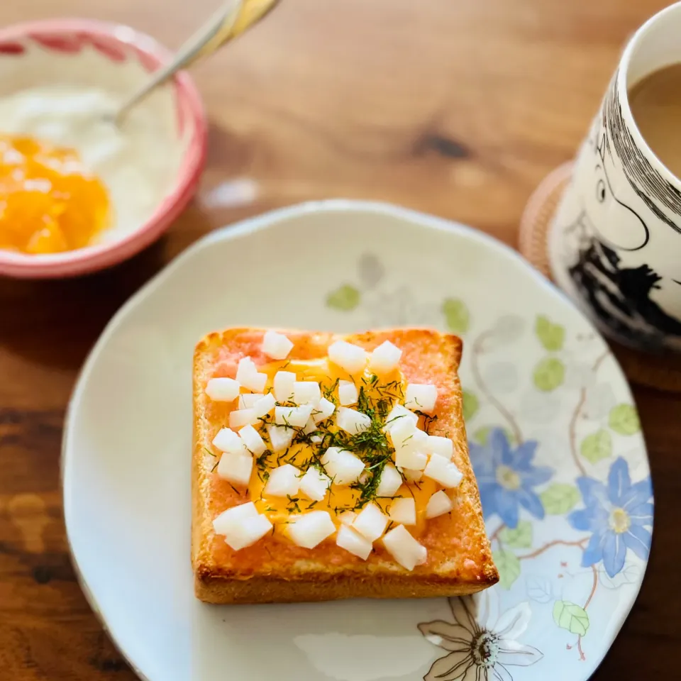 Snapdishの料理写真:明太子と餅の和風ピザトースト🍕 Japanese Caviar & Ricecakes Pizza|アッコちゃん✨さん