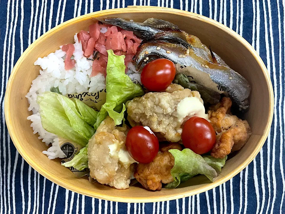 唐揚げ、竜田揚げ、魚の味醂干しの豆ご飯🍱|なお🅿️さん