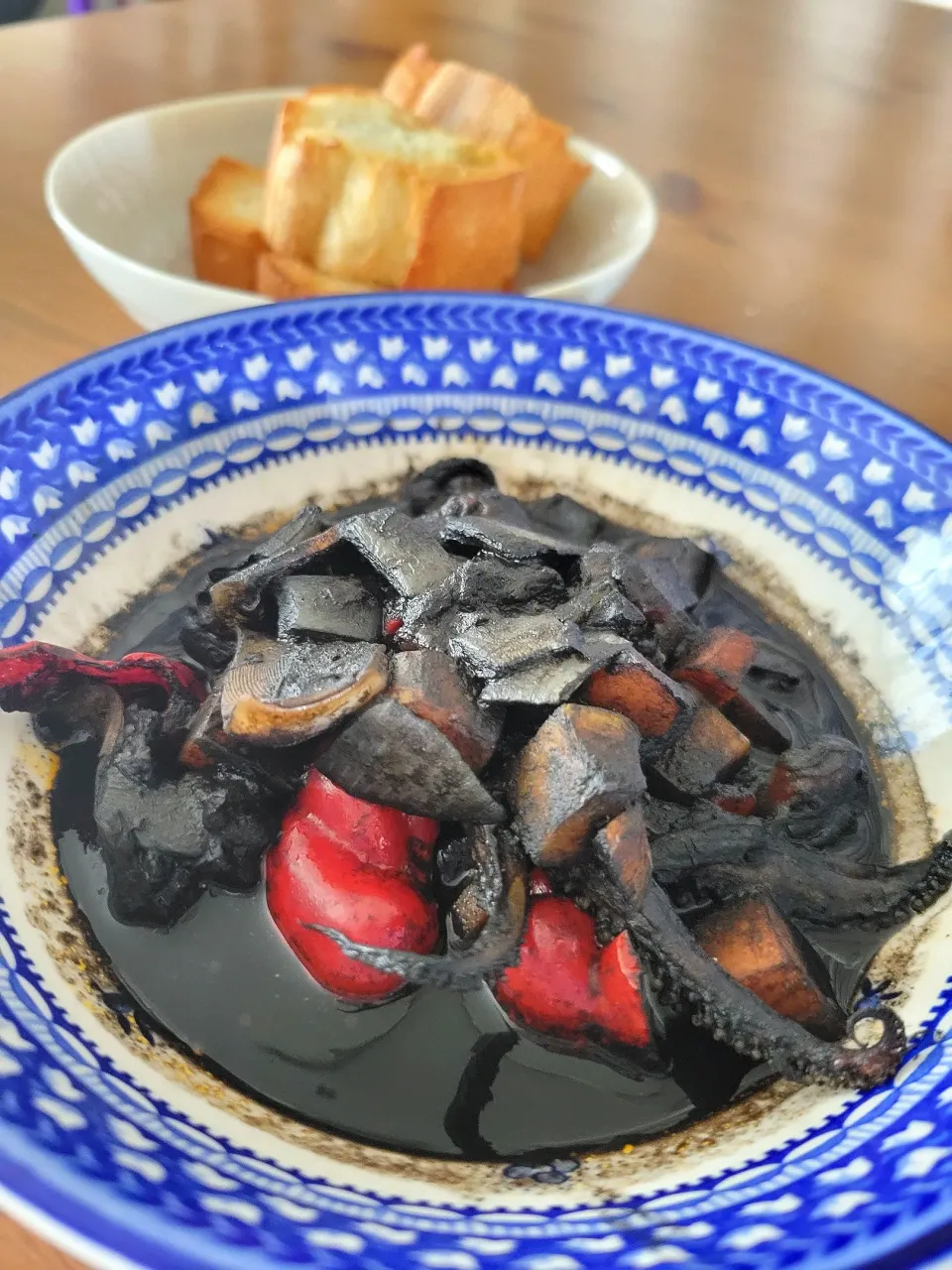 昨日の残り物を片付ける、、、
昼なのでワインは無し（笑）|あんさん