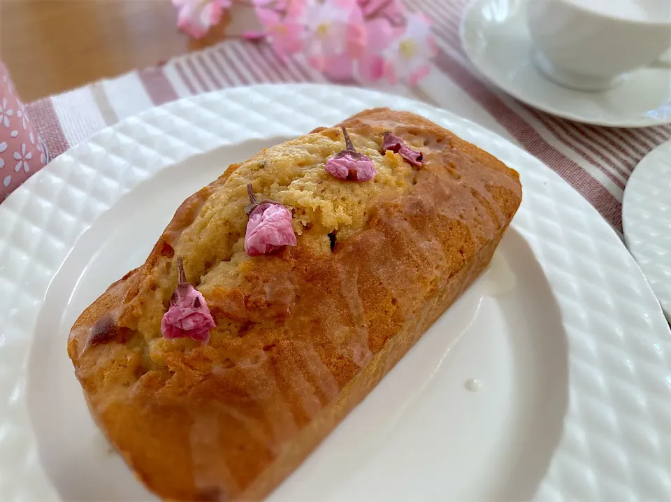 Snapdishの料理写真:桜のパウンドケーキ🌸|花🍀さん