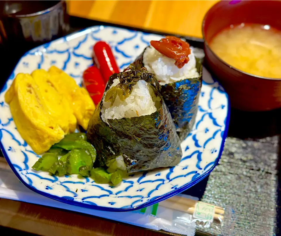 Snapdishの料理写真:おにぎり定食🍙|にゃあ（芸名）さん