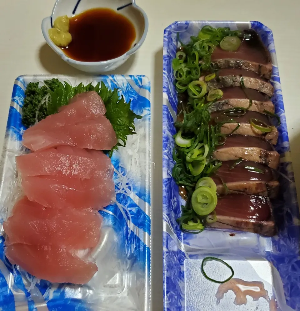 Snapdishの料理写真:マグロのお造りと鰹のたたき|しんさん