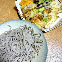 Snapdishの料理写真:手打ち蕎麦と天ぷら|わかさん