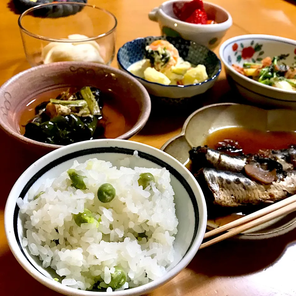 豆ご飯と残り物いろいろの晩ごはん|ゼニコさん