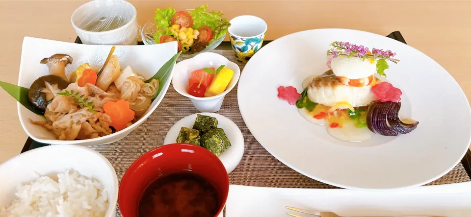 鯛の酒蒸し　蕪の淡雪卵添え　　　　　　　　　　牛すき煮|トモロヲさん