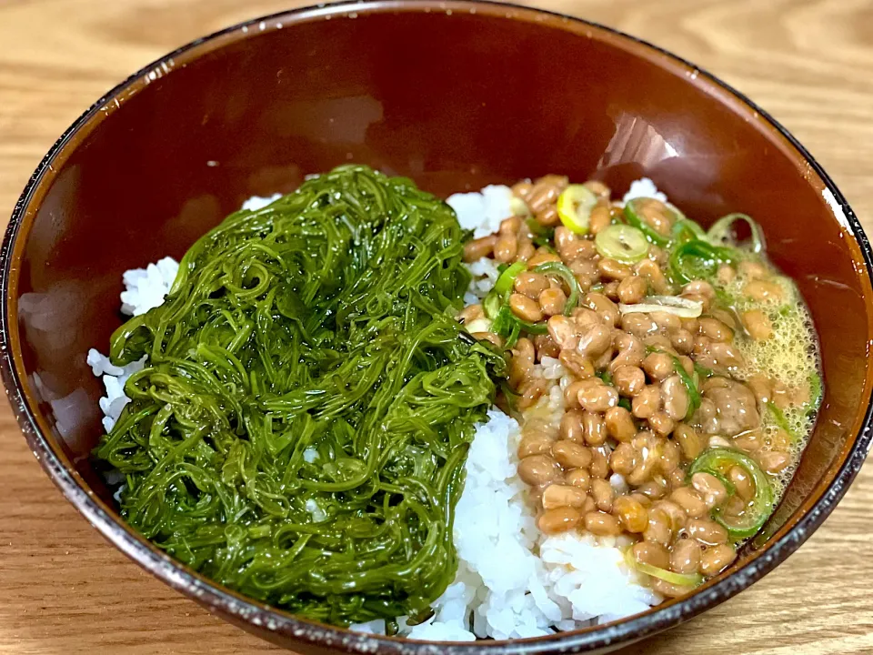 Snapdishの料理写真:☆めかぶ納豆ご飯|まぁたんさん