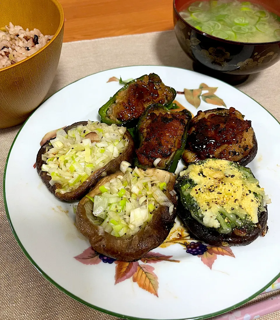 自炊　椎茸とピーマンの肉詰め　ネギ塩だれ|みんさん