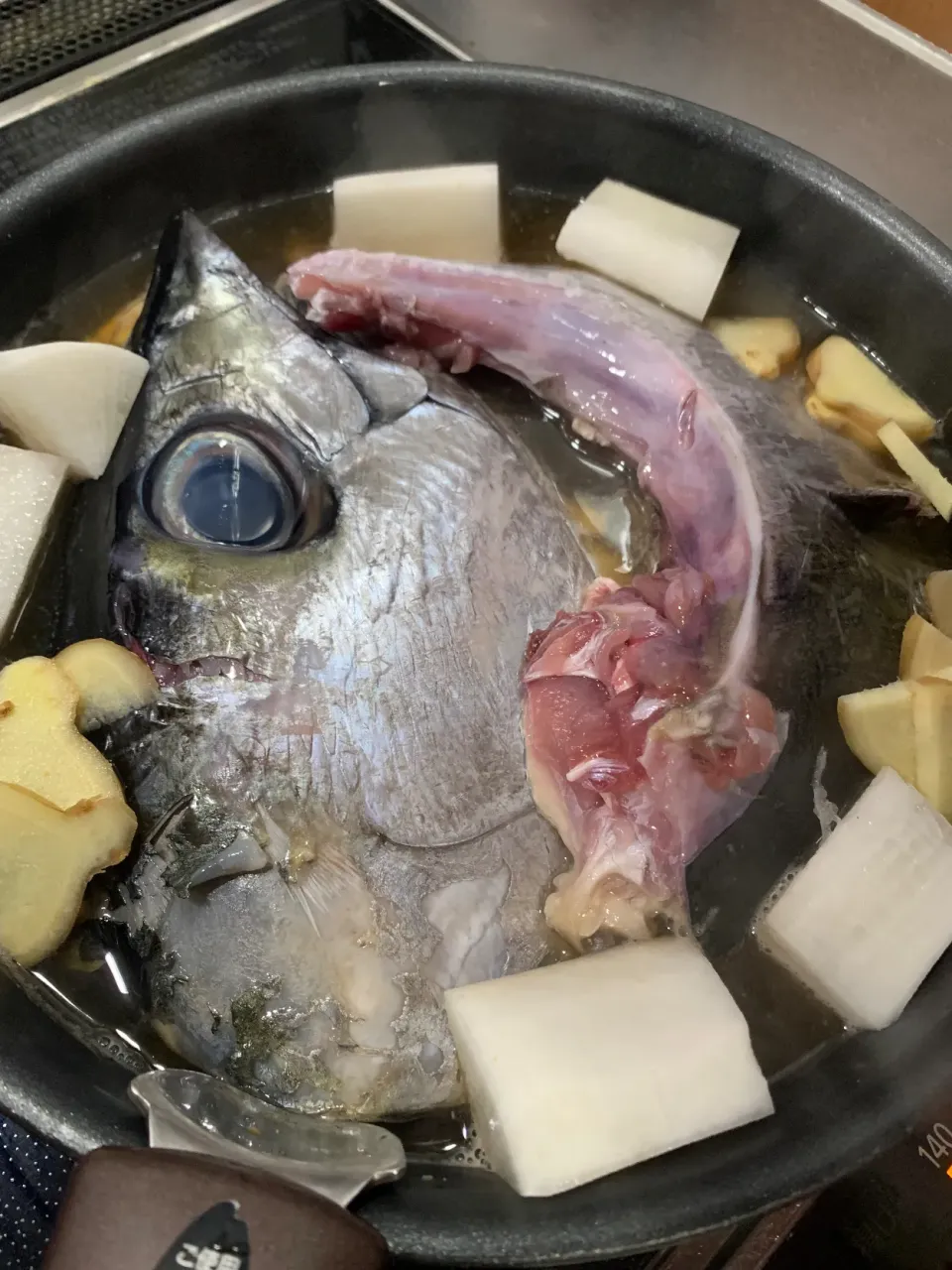 Snapdishの料理写真:カツオと大根の煮物|あゆみさん