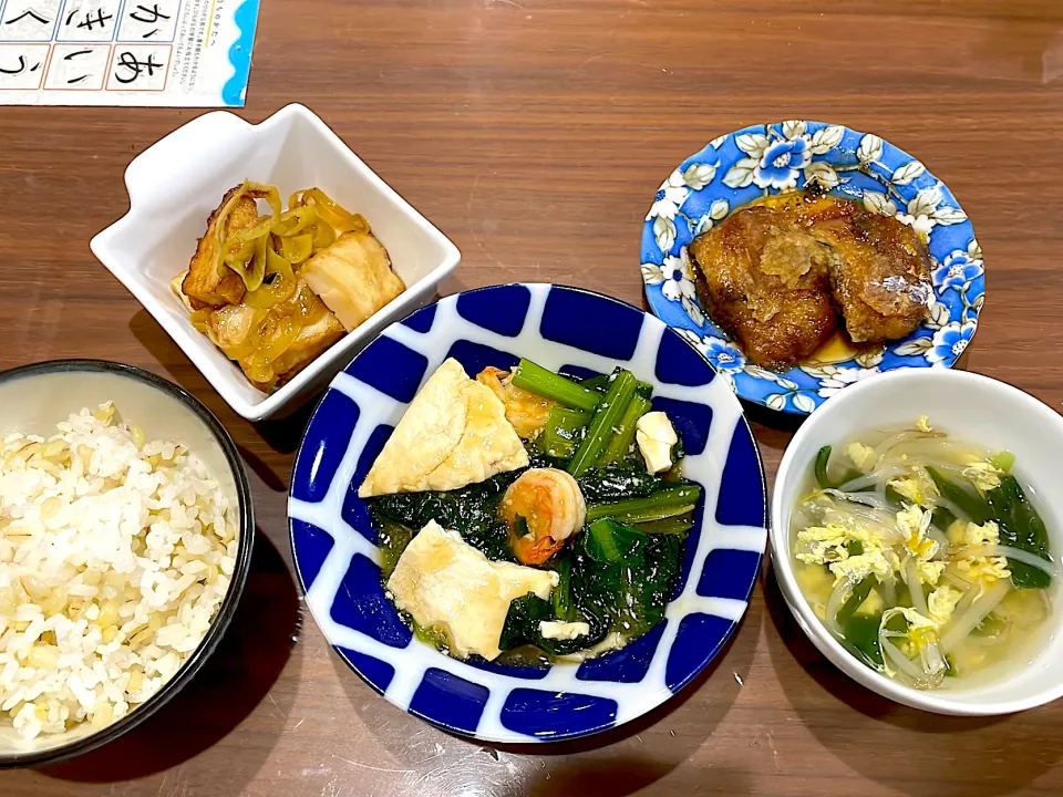 小松菜とえび、豆腐のとろみ煮　もやしとニラの中華スープ　サバの竜田揚げ甘酢あん　厚揚げのガリポン炒め|おさむん17さん