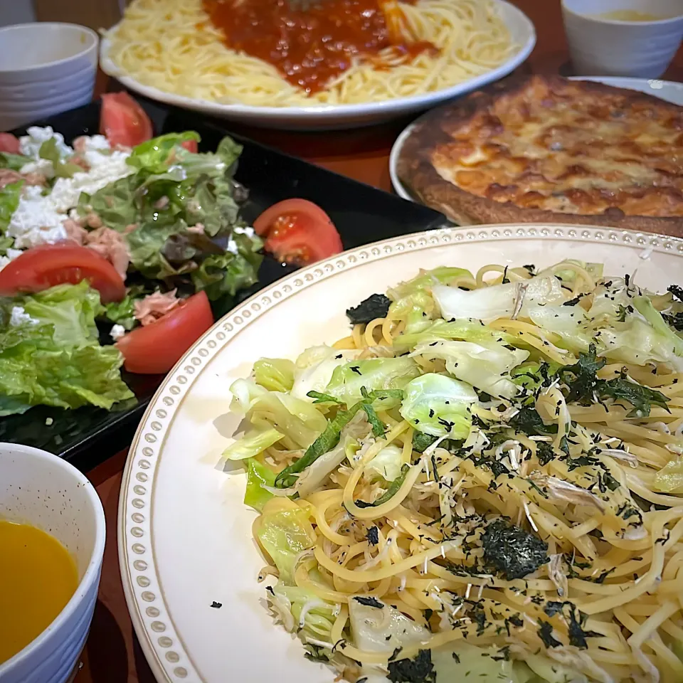 Snapdishの料理写真:春分の日のお夕飯🍝🍕|mokoさん