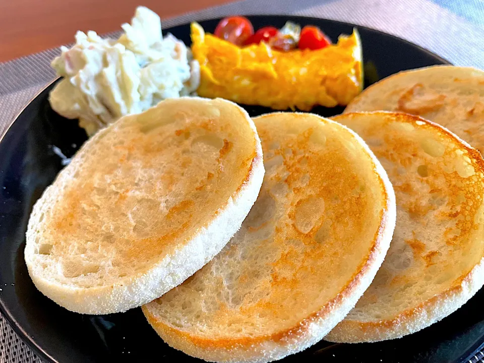 Snapdishの料理写真:ボテトサラダと卵焼きモーニング|なお🅿️さん