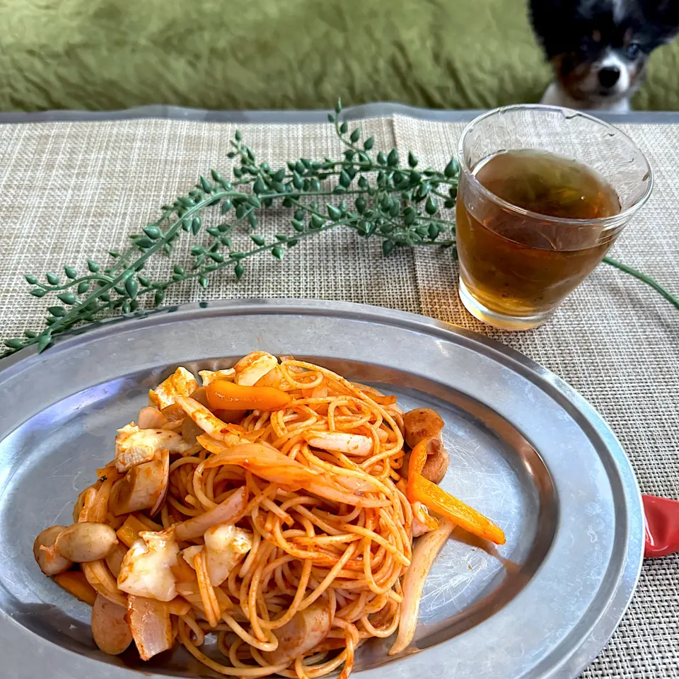 ミニカマン入りナポリタンで1人ランチ🍝|noeさん